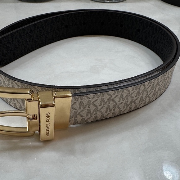 Michael Kors Women’s Reversible Beige and Gold/ Black and Gray Monogram Belt - Picture 1 of 7
